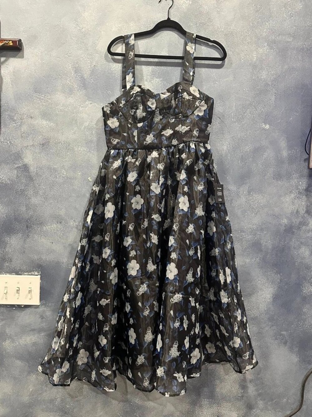LULUS NAVY BLUE FLORAL SLEEVE DRESS SIZE L